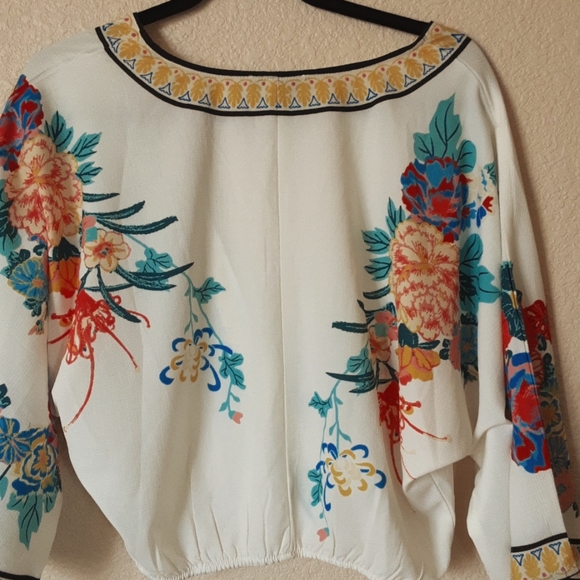 Vintage Style Flying Tomato Vee Neck Top - Picture 2 of 7
